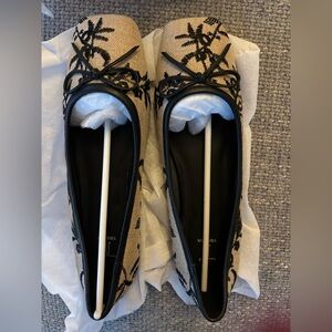 Tristan Embroidered Beige & Black Ballerina Flats – Brand New